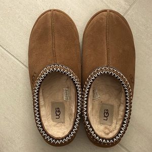 Ugg Tazmans size 8 very gently used. Worn a handful of times.